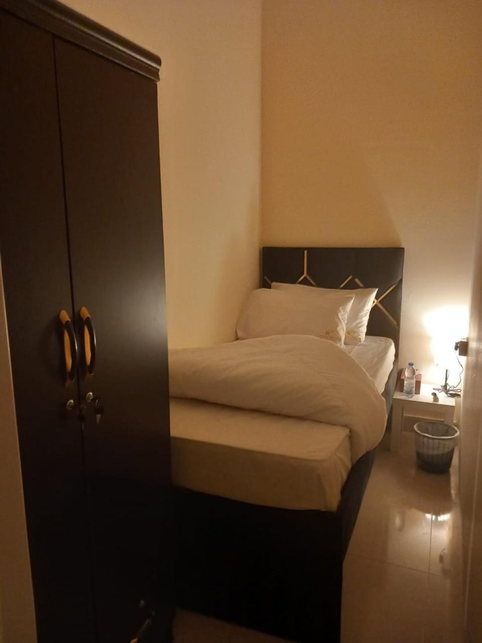 دبي Four Stars Hostel المظهر الخارجي الصورة