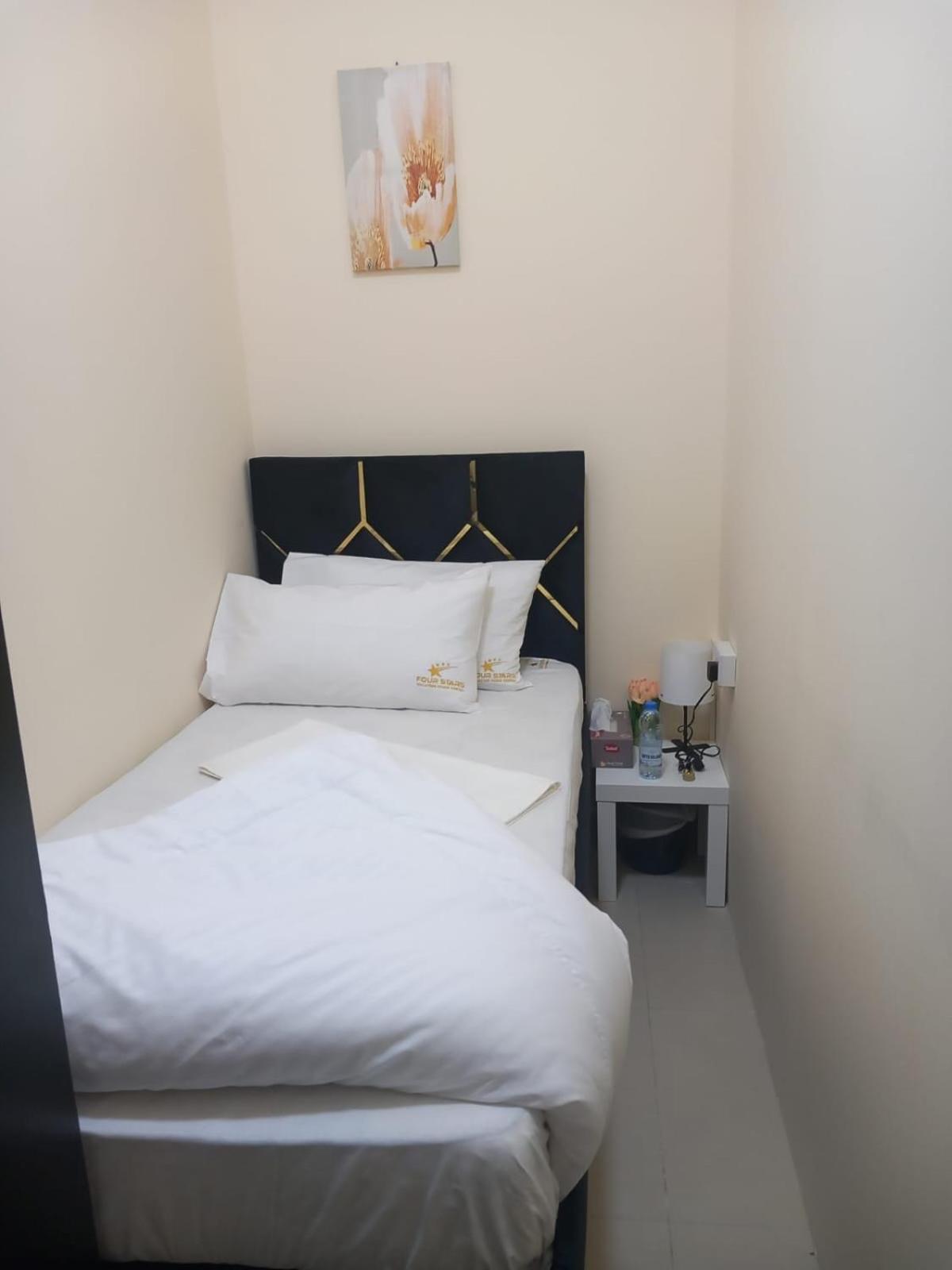 دبي Four Stars Hostel المظهر الخارجي الصورة