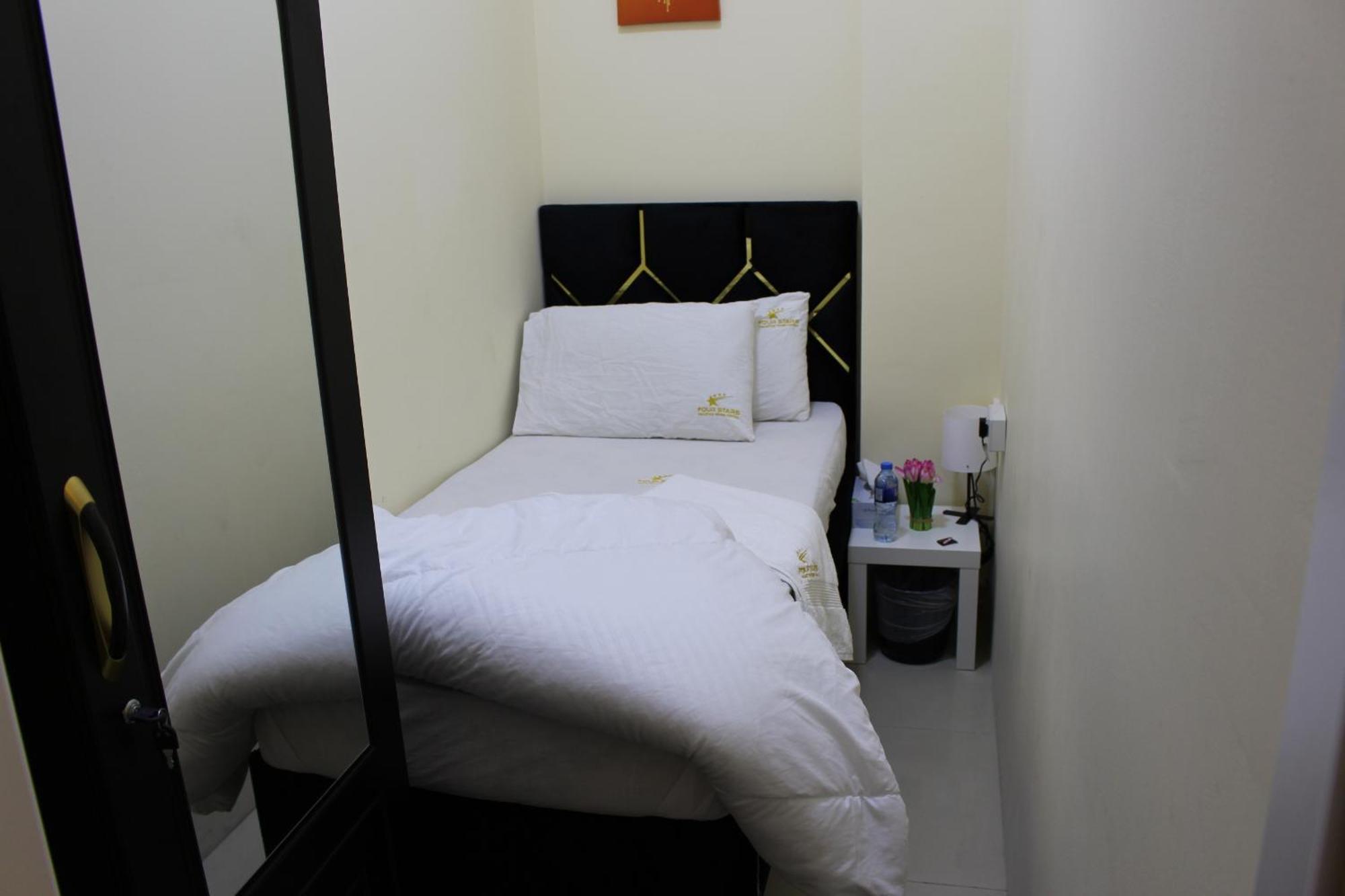 دبي Four Stars Hostel المظهر الخارجي الصورة